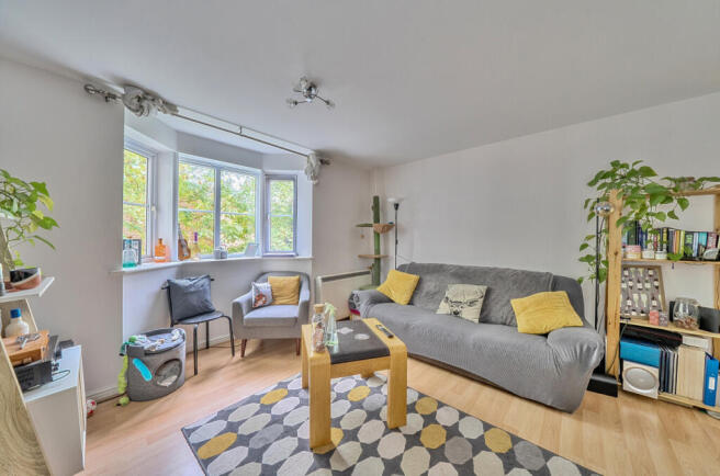 1365847-7-68ece24...