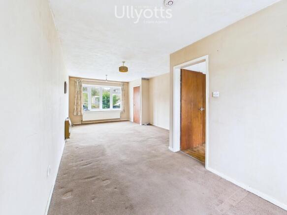 Lounge/Dining Are...