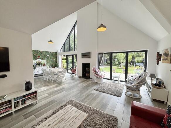 Open Plan Sitting...