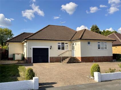 Imadene Crescent, Lindford, Bordon, Hampshire, GU35