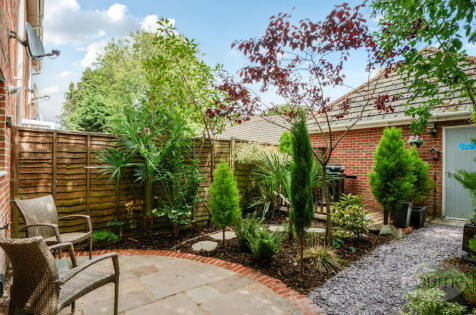 Goldcrest Way, Four Marks, Alton, Hampshire, GU34