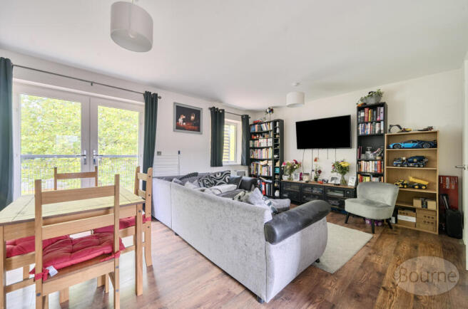 e8f367d0-b423-487...