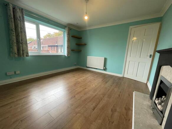 8 Muston Lounge (2).jpg