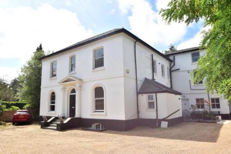 Woburn Hill, Addlestone, KT15