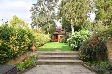 Waverley Road, Weybridge, KT13