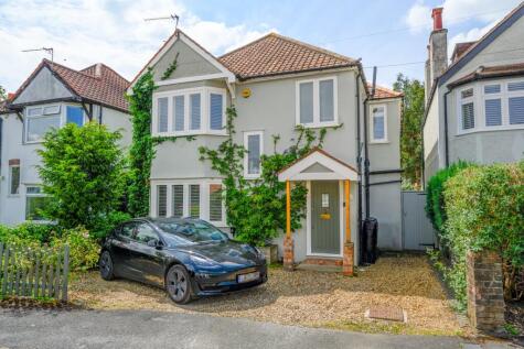 Brampton Gardens, Hersham Village, KT12