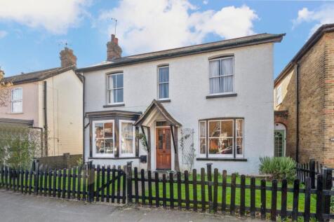 Albany Road, Hersham, KT12