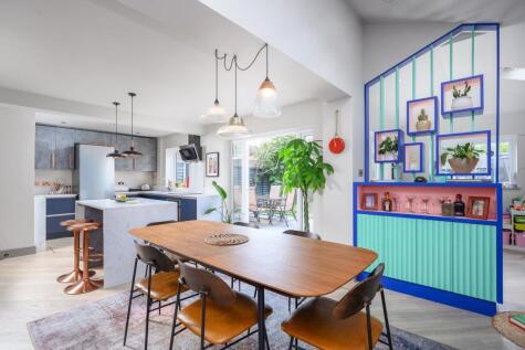  Havers Avenue, Hersham Village, KT12