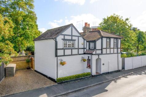 Manor Road, Walton-on-Thames, KT12