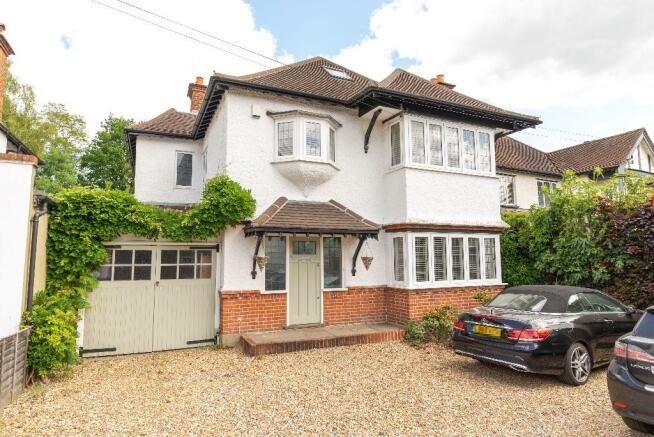 5 bedroom detached house for sale in Garrick Close, Walton-On-Thames ...