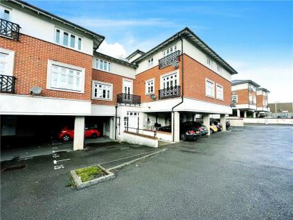 Crowthorne - 2 bedroom apartment for sale