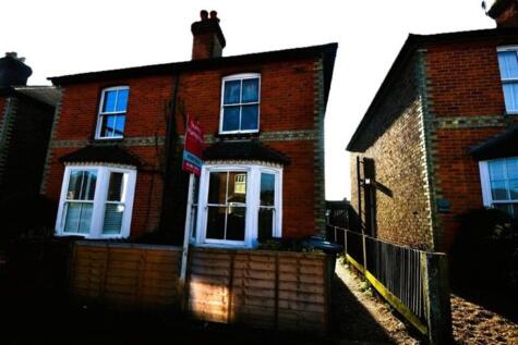 2 bedroom Ground Floor Maisonette in Godalming