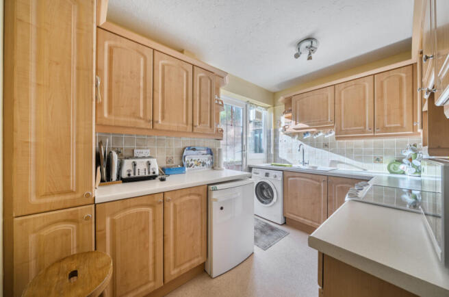 1346882-7-68c4048...