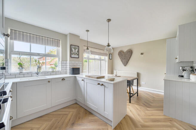 1372892-4-69038ed...