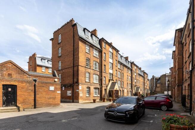Peabody Estate Block E FLat 2 (08 of 08).jpg