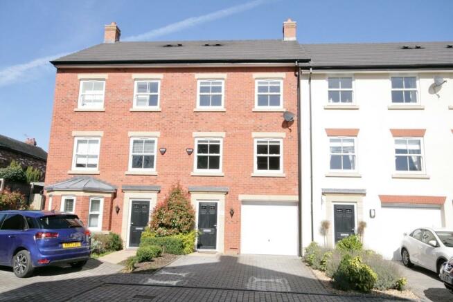 4 bedroom terraced house to rent in St Annes Court Nantwich CW5