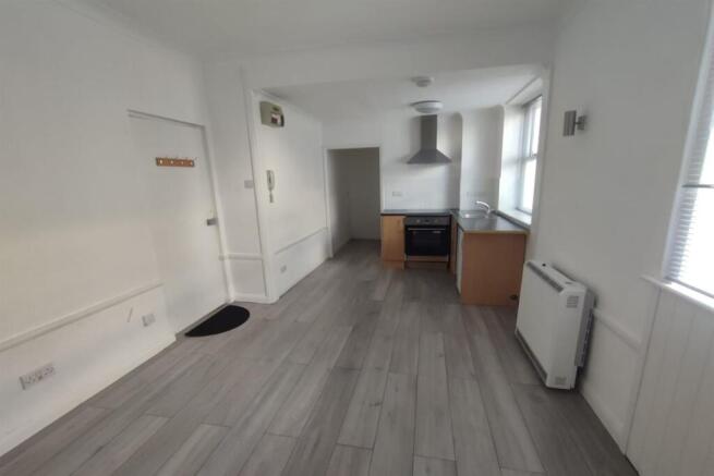 Open Plan Living/Bed