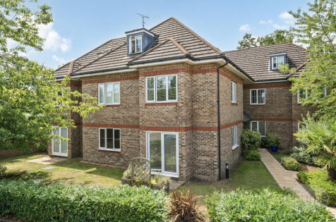 Woodgate Close, Cobham, Surrey, KT11