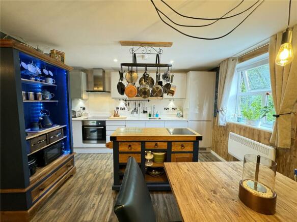 Sitting Rm / Kitchen