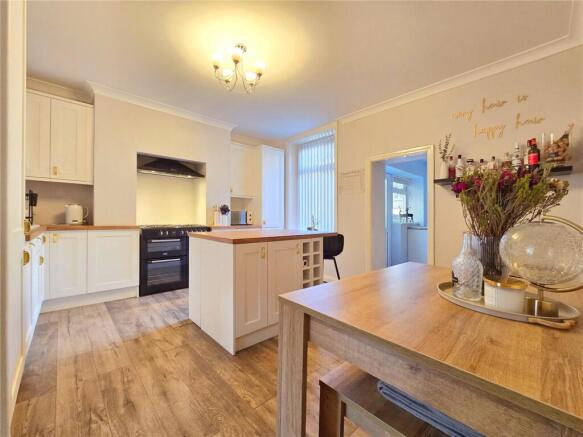 Kitchen Dinier