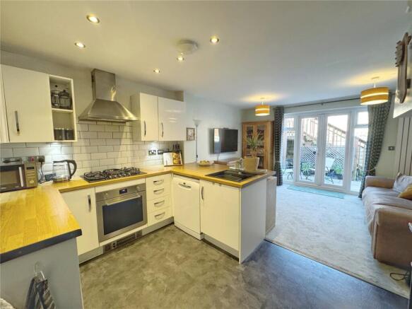 Living Rm / Kitchen