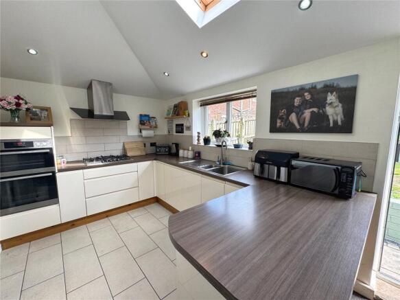 Ext Kitchen / Diner
