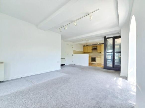Lounge & Kitchen