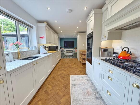 Kitchen/Entertaining
