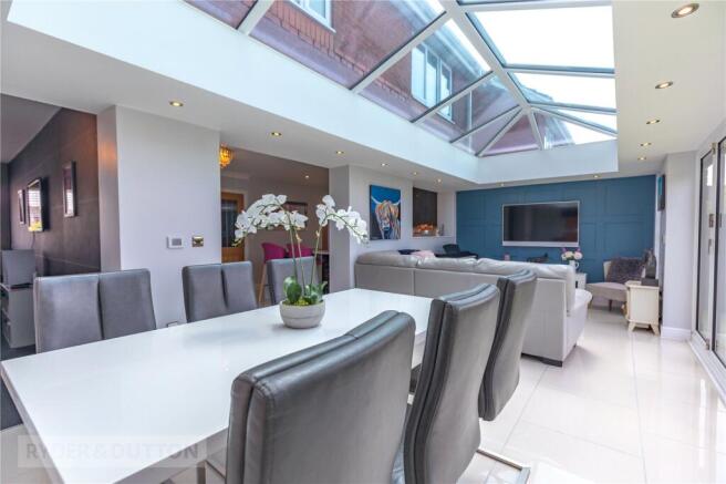 Sitting /Dining Room