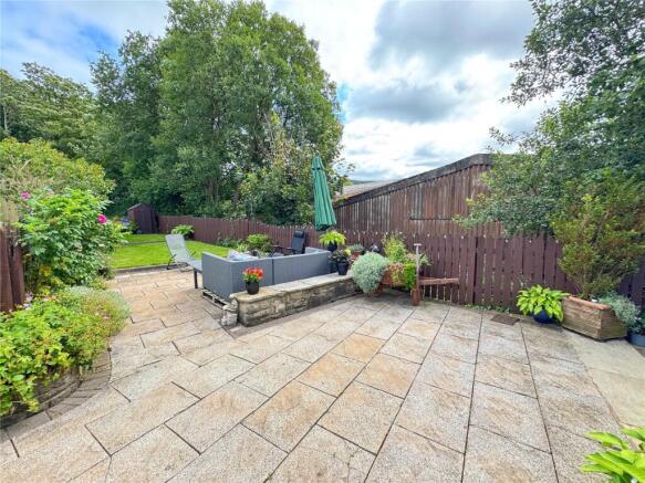 Patio & Lawn
