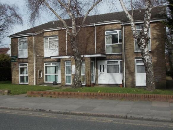 1 bedroom ground floor flat to rent in Trinity Road ...