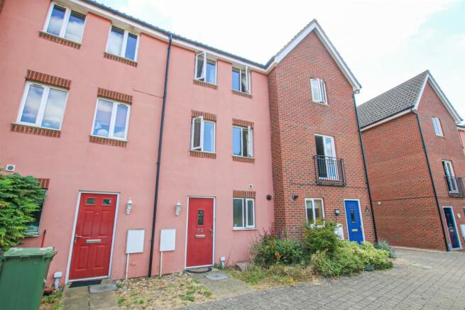 3 bedroom town house  for sale Cringleford