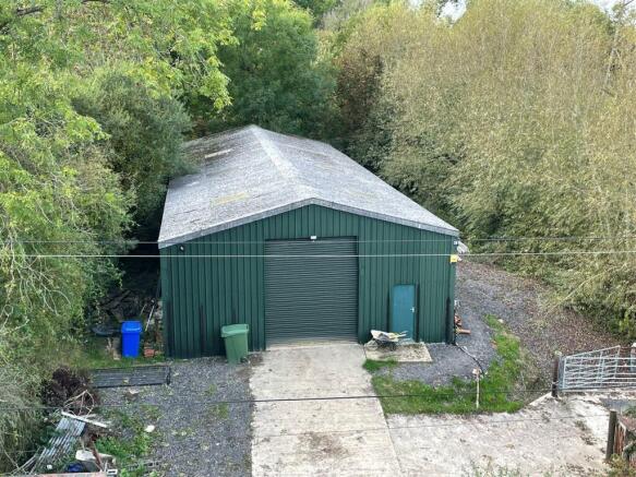 Separate image of barn.jpg