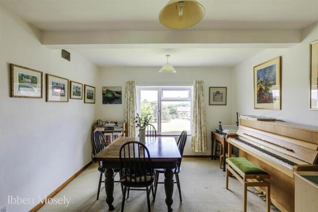 7 Dining Room.jpg