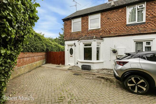 1.  12 Railway Terrace, Westerham, TN16 1BY - 20 P
