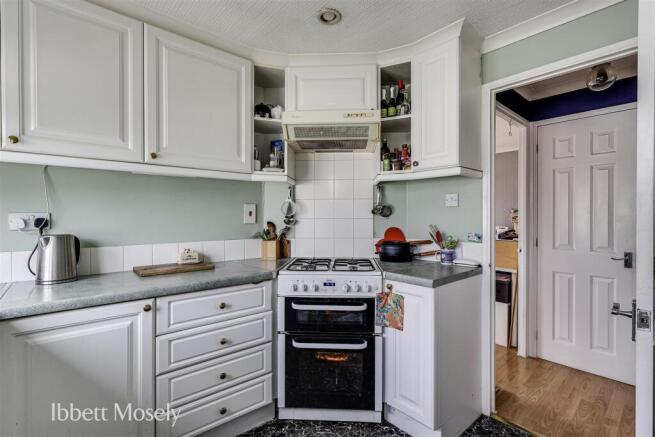 9 Kitchen.JPG