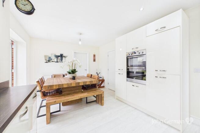 CAM05058G0-PR0174...