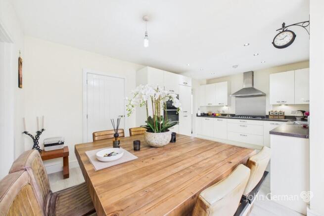 CAM05058G0-PR0174...