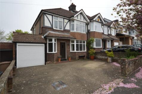 Westlecote Gardens, Luton, Bedfordshire, LU2