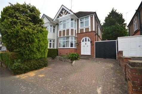 Elmwood Crescent, Luton, Bedfordshire, LU2