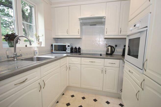 bedroom flat for sale in Mildred Court Parasol Heater in CR0 Croydon for £60