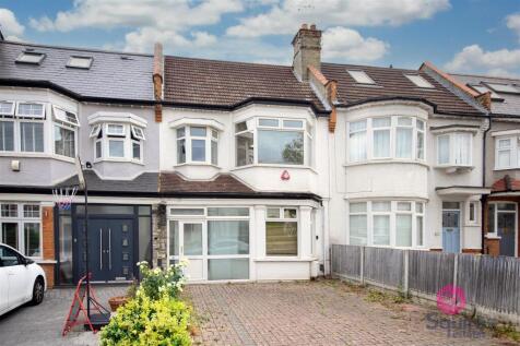 Queens Avenue, Finchley