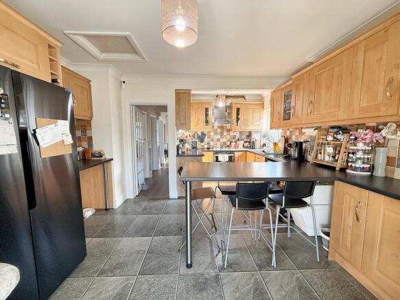 Kitchen Diner 2