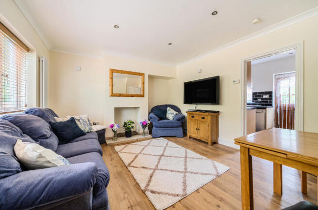 1343615-7-68b8251...