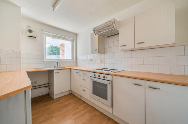 1349028-10-68f8c8...