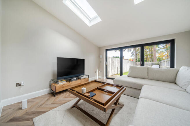 1372368-7-6900d11...