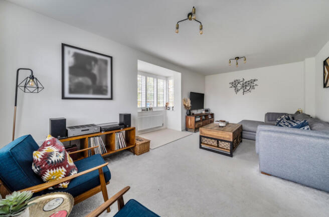 1373596-5-690c8cf...