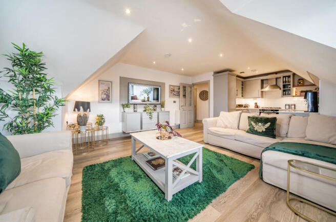 1373947-10-6909f3...