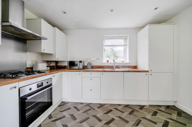 1376468-1-6917139...