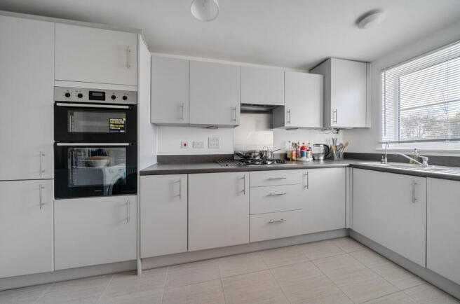 1380361-4-691dba1...